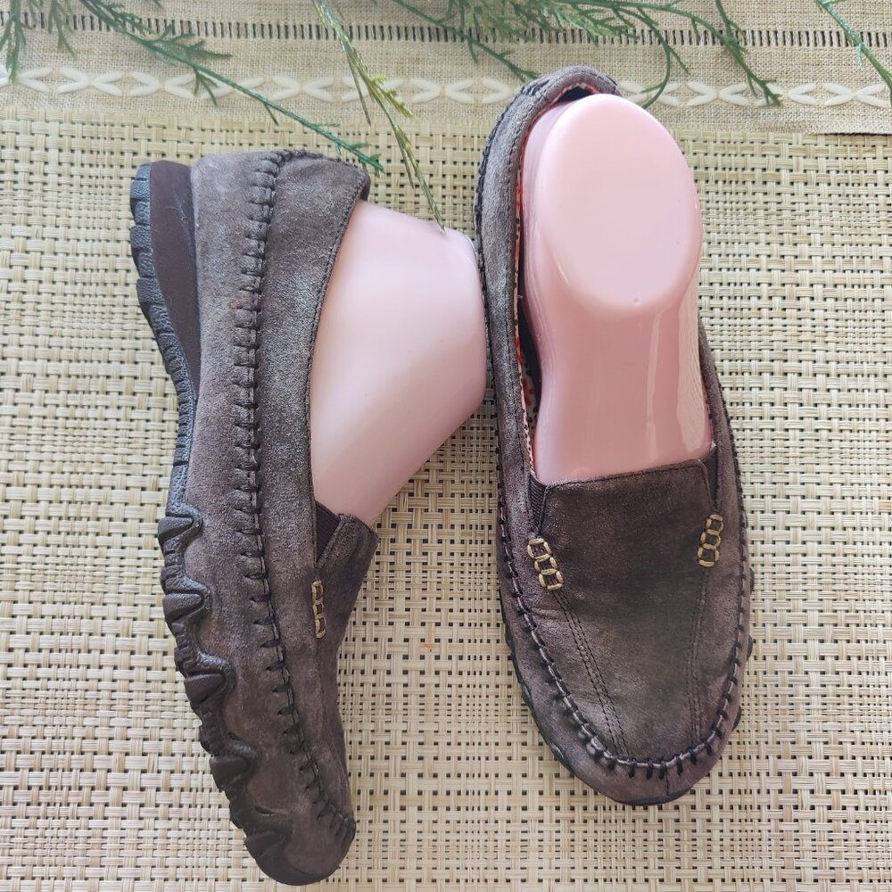 Skechers Suede Shoes Relaxed Fit Memory Foam Slip-On Brown Sz 8.5 Women's 48930